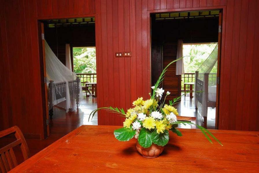 Baan Mai Beachfront Lone Island Phuket Esterno foto