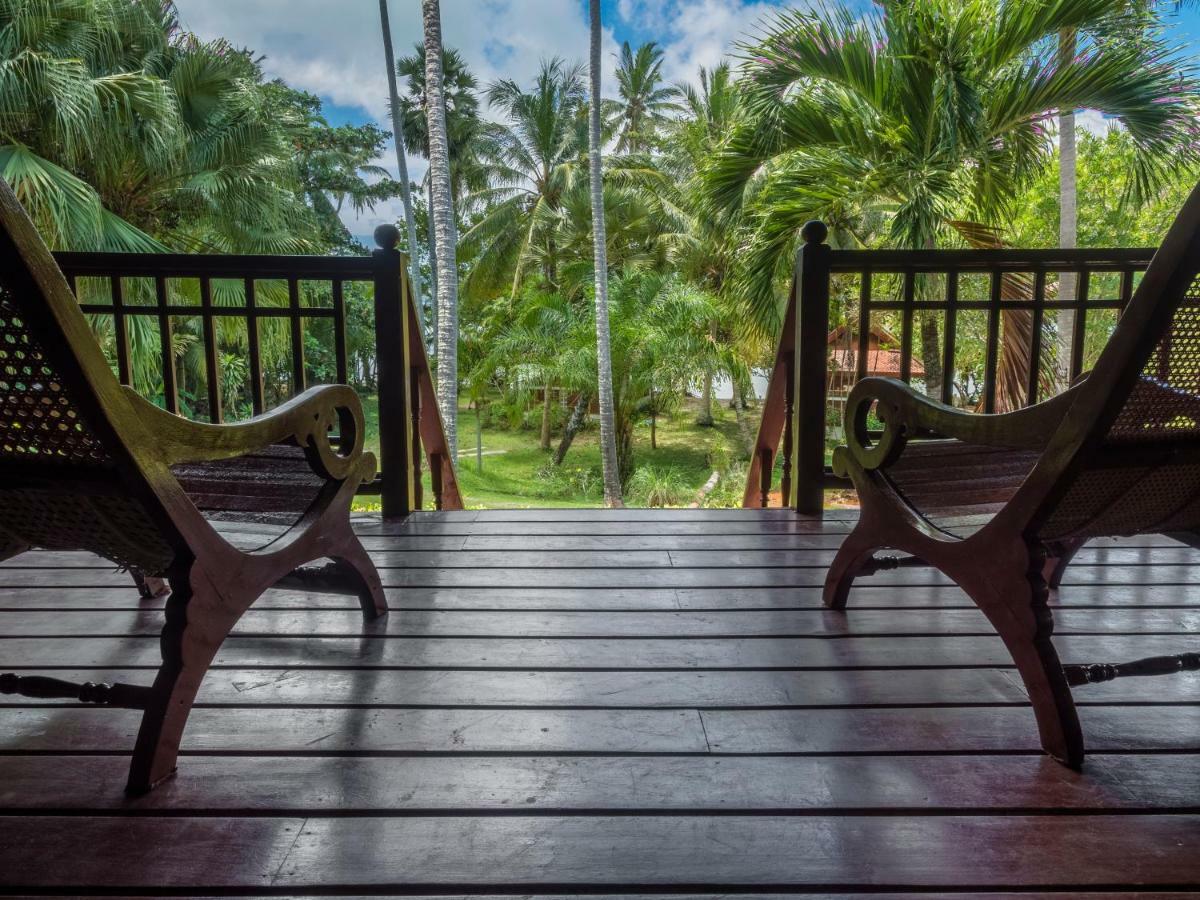 Baan Mai Beachfront Lone Island Phuket Esterno foto