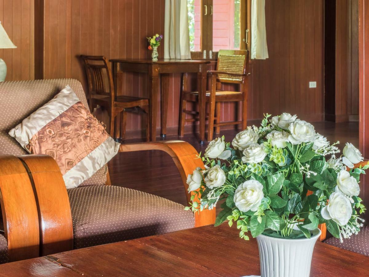Baan Mai Beachfront Lone Island Phuket Esterno foto