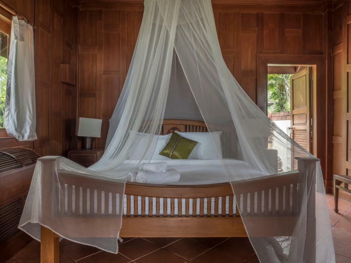 Baan Mai Beachfront Lone Island Phuket Esterno foto