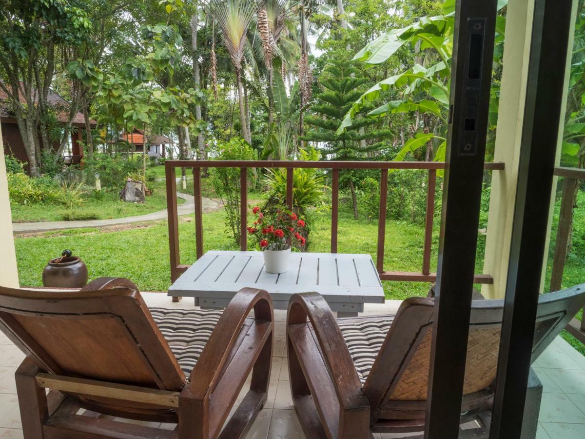 Baan Mai Beachfront Lone Island Phuket Esterno foto