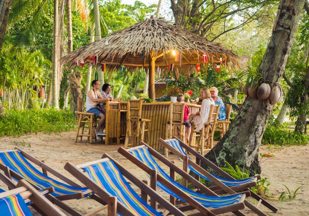 Baan Mai Beachfront Lone Island Phuket Esterno foto