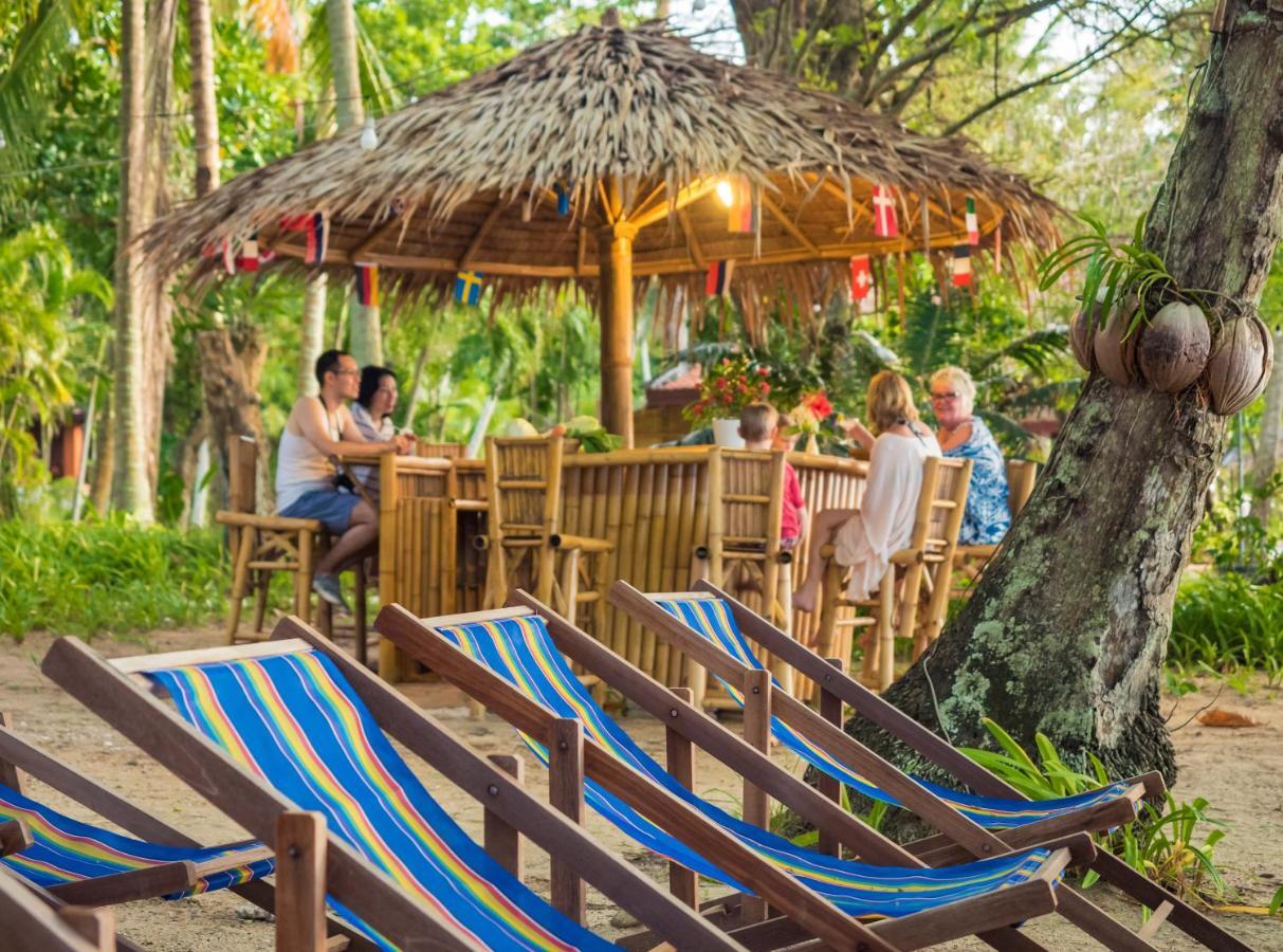Baan Mai Beachfront Lone Island Phuket Esterno foto