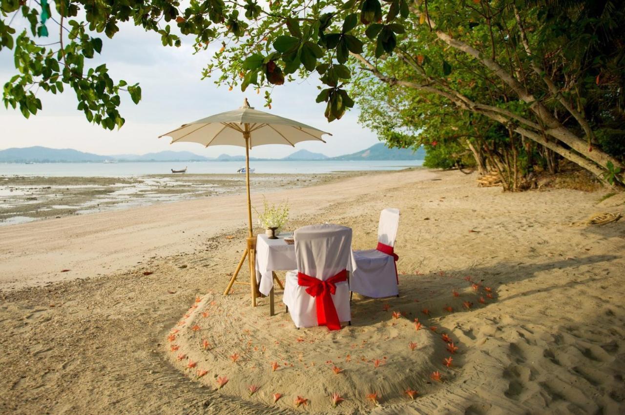 Baan Mai Beachfront Lone Island Phuket Esterno foto