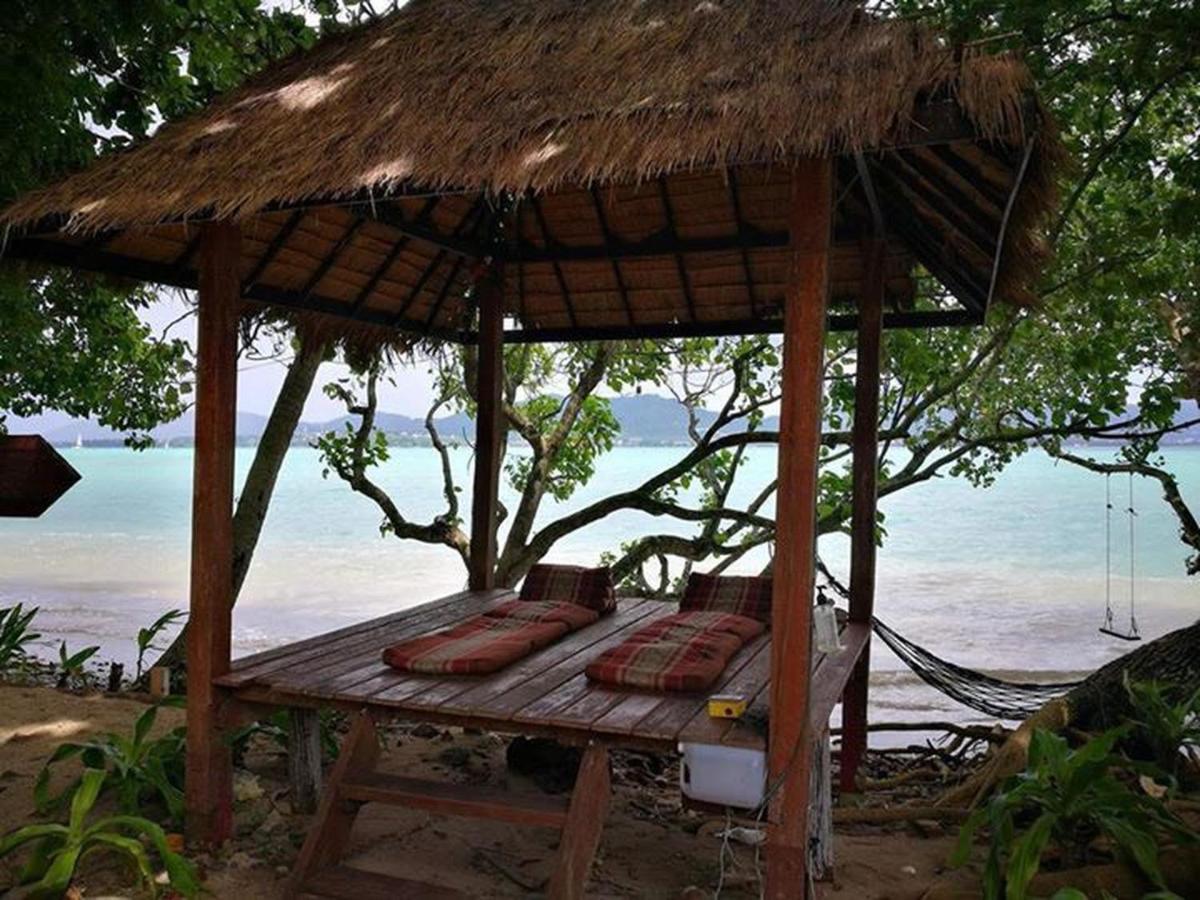 Baan Mai Beachfront Lone Island Phuket Esterno foto